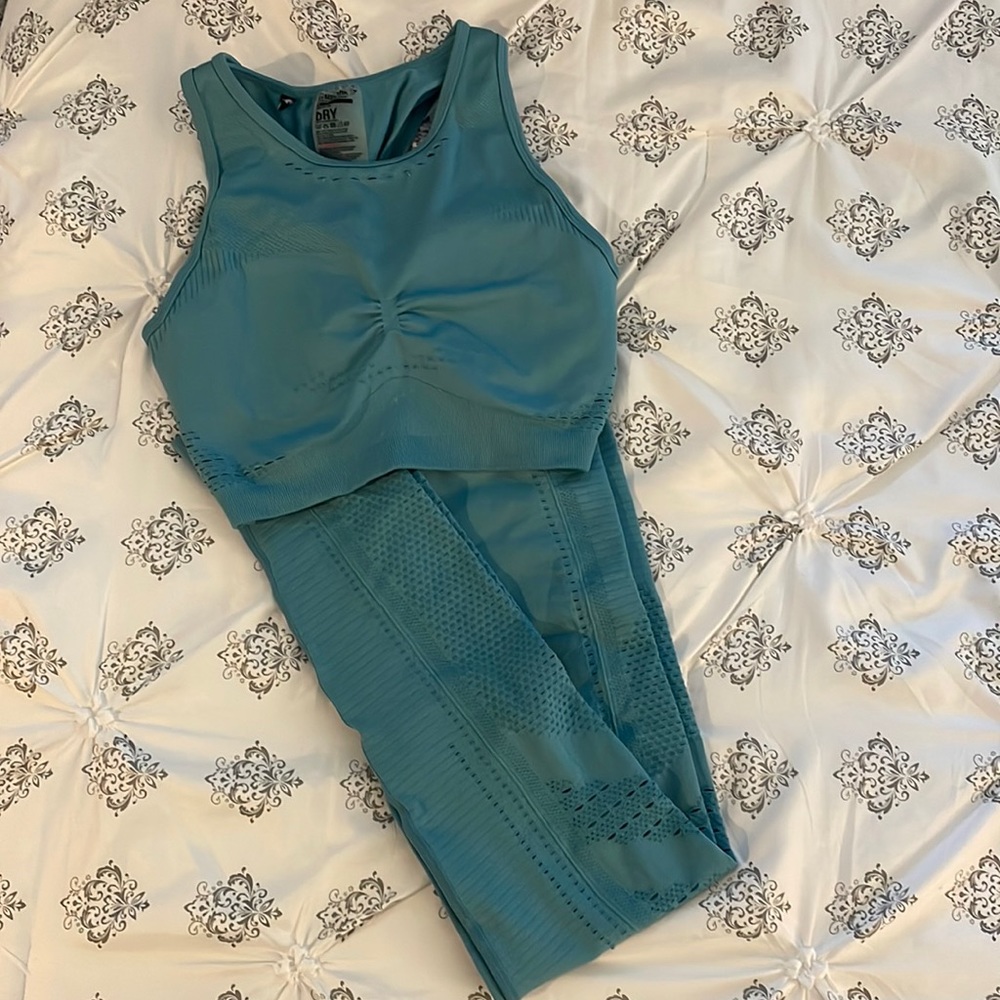 Gym Shark two piece workout set!